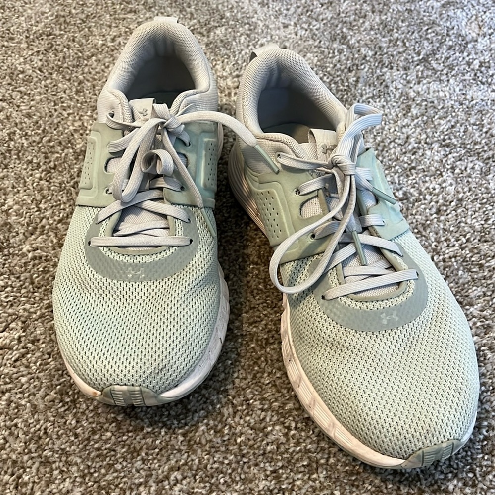 Under Armour size 10